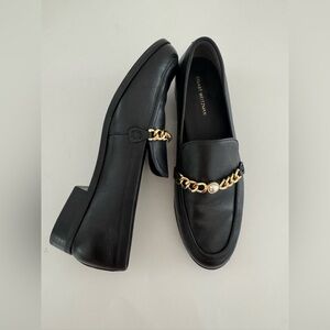 $495 Stuart Weitzman Leather Owen  Black Loafers Pearl Gold Chain Sz 8